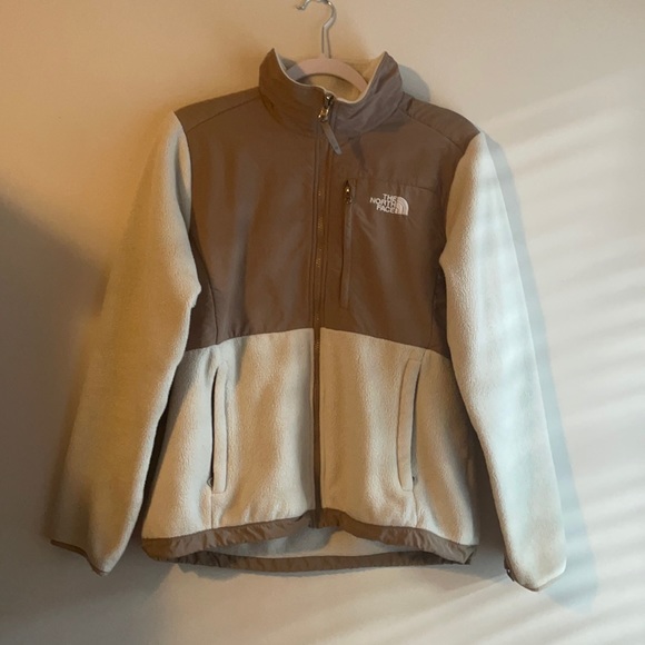 Women’s M North Face jacket - Picture 1 of 7